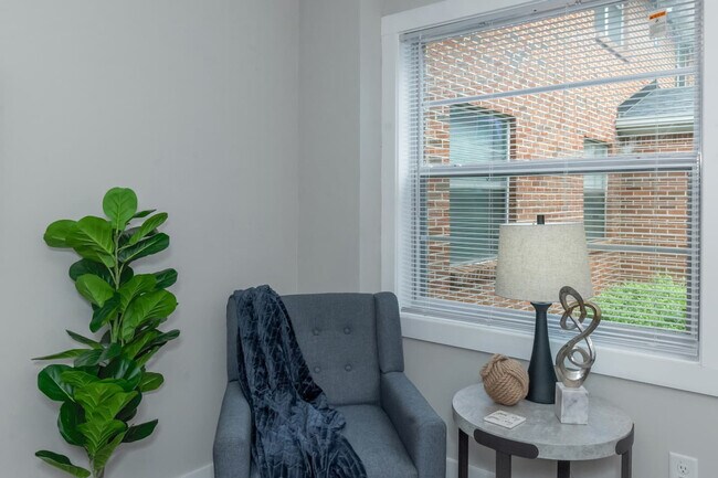 Building Photo - 3518 Roswell Rd NE