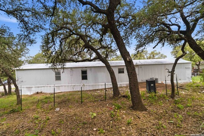 Building Photo - 636 Balsa
