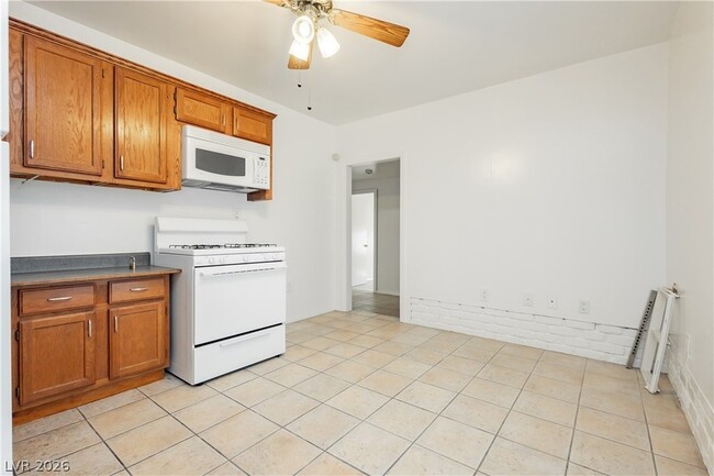 Building Photo - 3969 Manford Cir