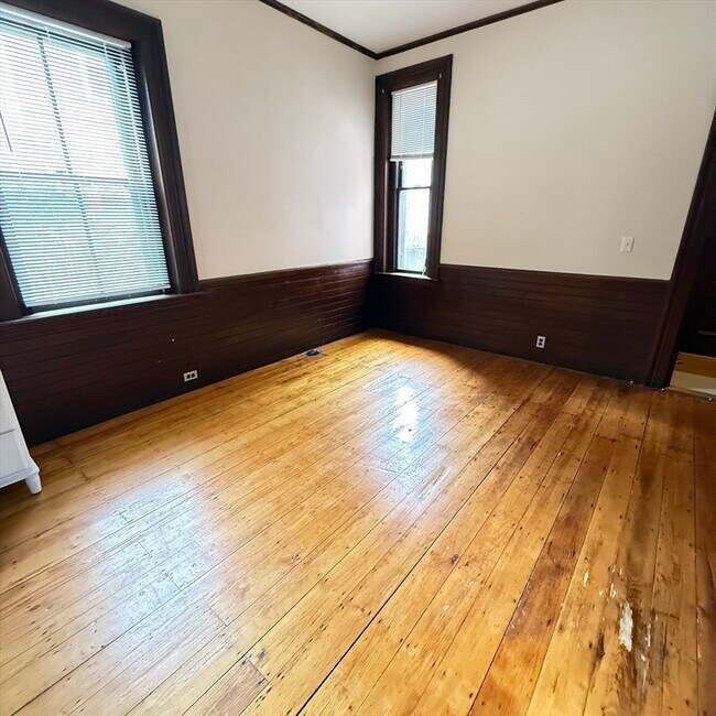 Building Photo - 84 Ellery St
