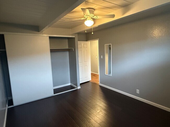 Building Photo - 5300 School St