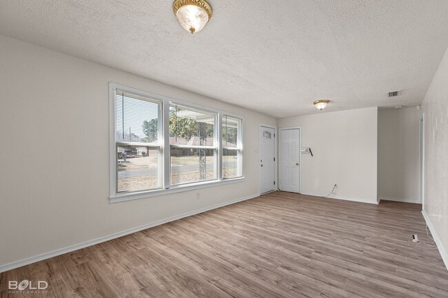 Building Photo - 6863 Washington Ln