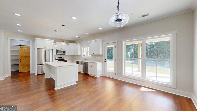 Building Photo - 53 Jericho Ln