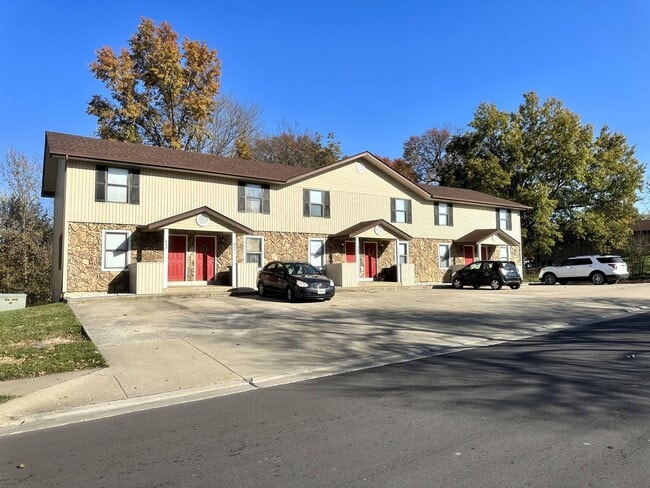 Building Photo - 2BR/2BA Two Story Townhouse in Troy City Limits