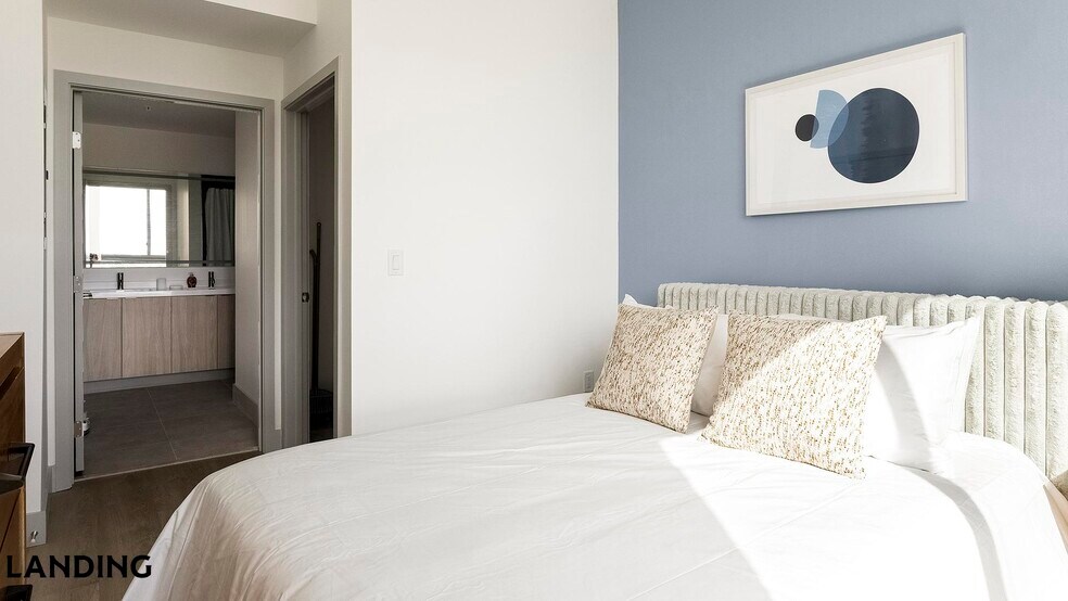 Building Photo - 1155 NE 126th St