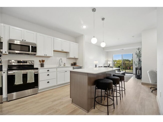 Primary Photo - 7980 Rose St