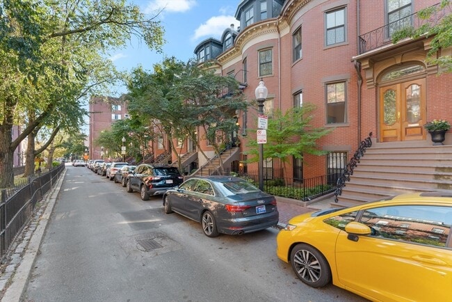 Building Photo - 18 Concord Square