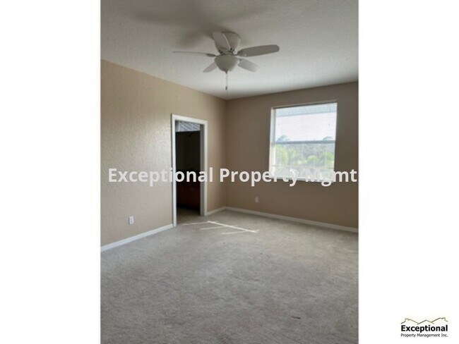 Building Photo - First Month Free! 2 Bedroom 2 bath Convenient Location! WATER INCLUDED!!