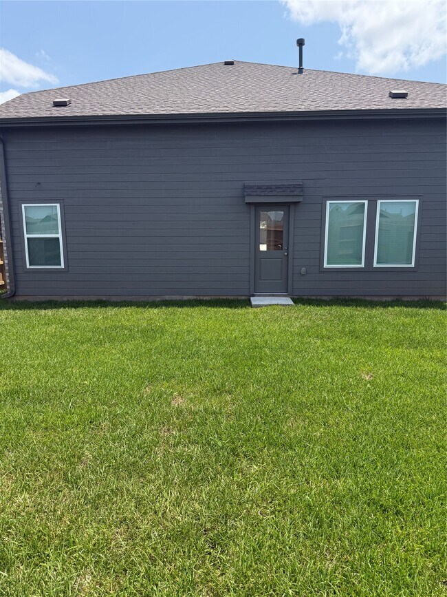 Building Photo - 26814 Scarlet Willow Dr