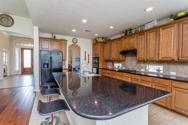 Building Photo - 6706 Ashworth Dr