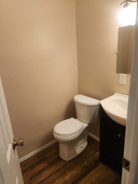 Building Photo - 662 Parmentier Rd