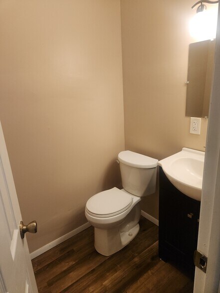 Building Photo - 662 Parmentier Rd