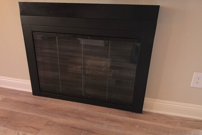 Building Photo - 1450 S Bundy Dr