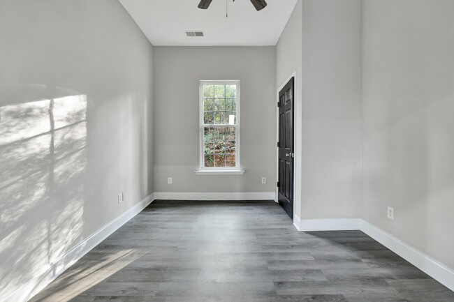 Building Photo - 4405 Grand Ave