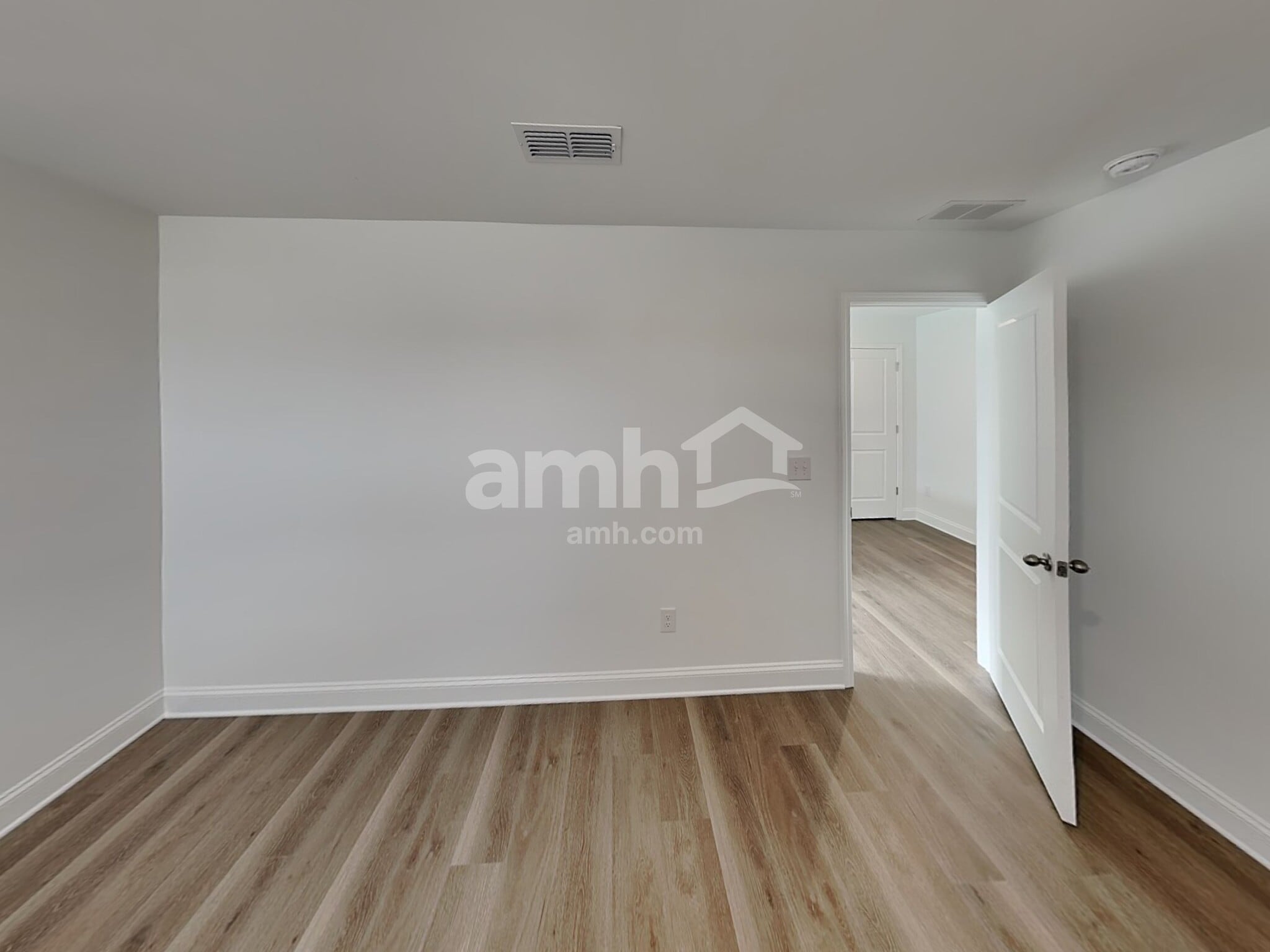 Building Photo - 5002 Twin River Dr