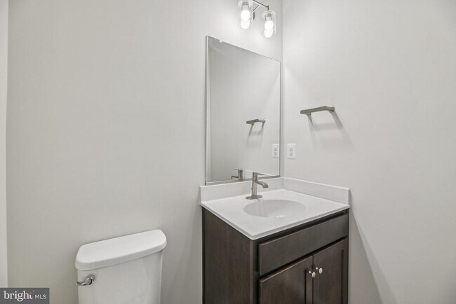 Building Photo - 8816 Selby Ct