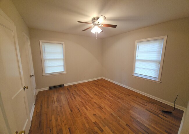 Building Photo - 4438 Harbin St
