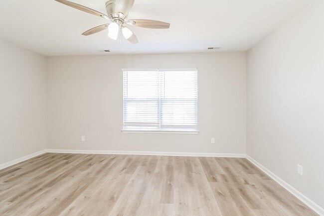 Building Photo - 1121 Vistalite Ln