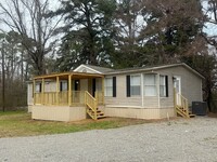 Building Photo - Country Living