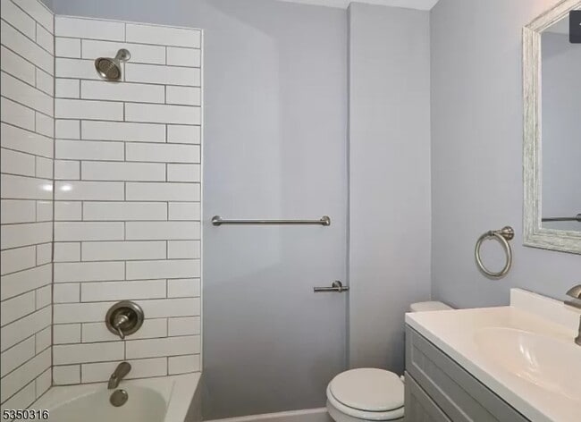 Building Photo - 321 South Ave