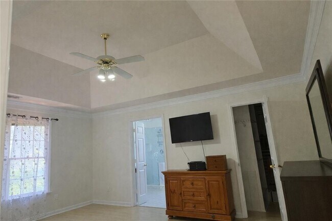 Building Photo - 1209 Wildcliff Cir