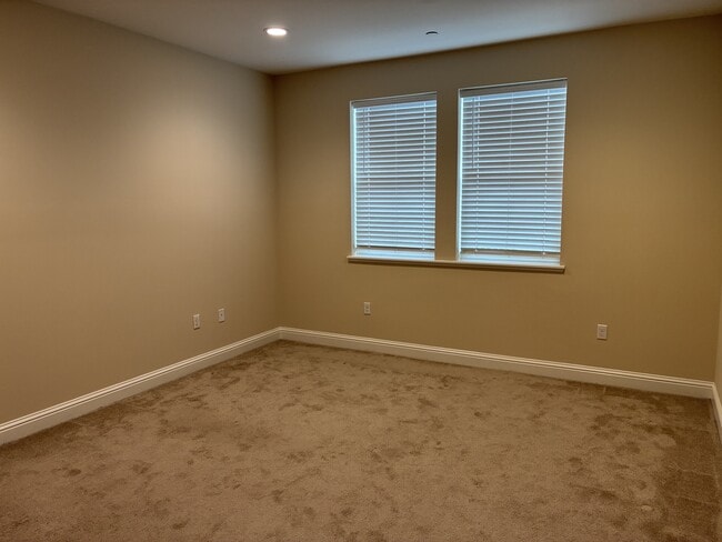 Building Photo - 263 Wild Rose Wy