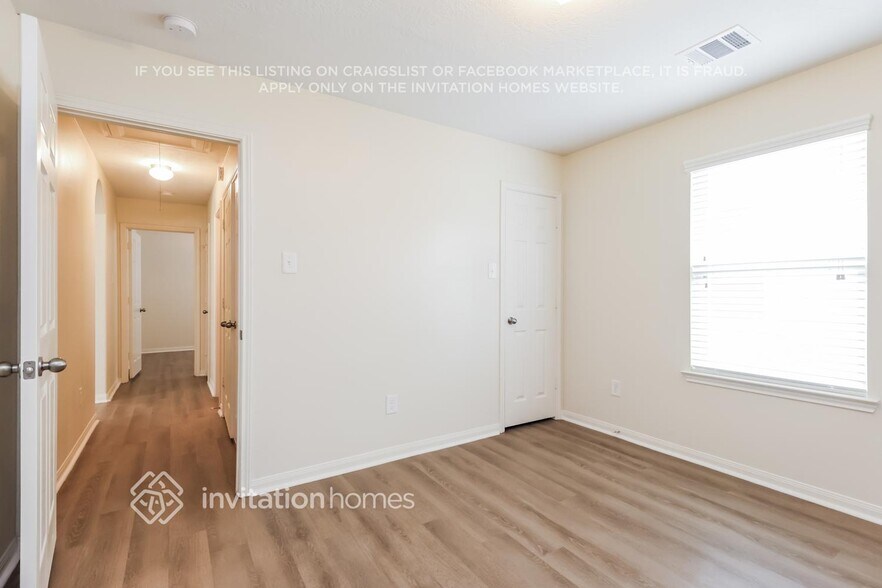 Building Photo - 8622 Doskocil Dr