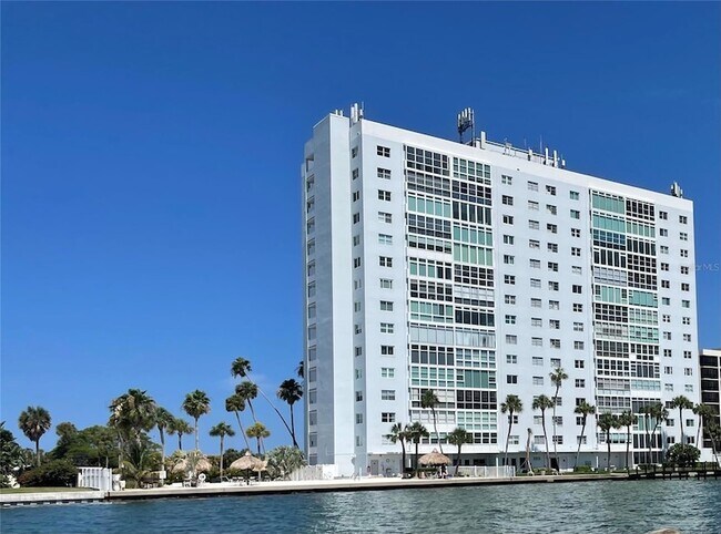 Building Photo - 7200 Sunshine Skyway Ln S