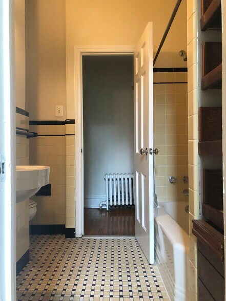 Building Photo - 4116 Spruce St