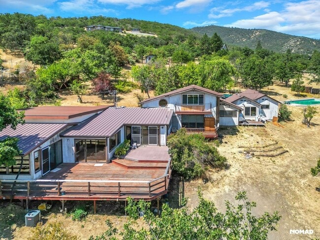 Building Photo - Soulful Mountain Sanctuary in Ashland - Av...