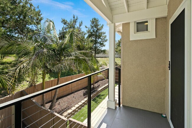 Building Photo - Luxurious Living at Its Finest | 1-Bedroom...