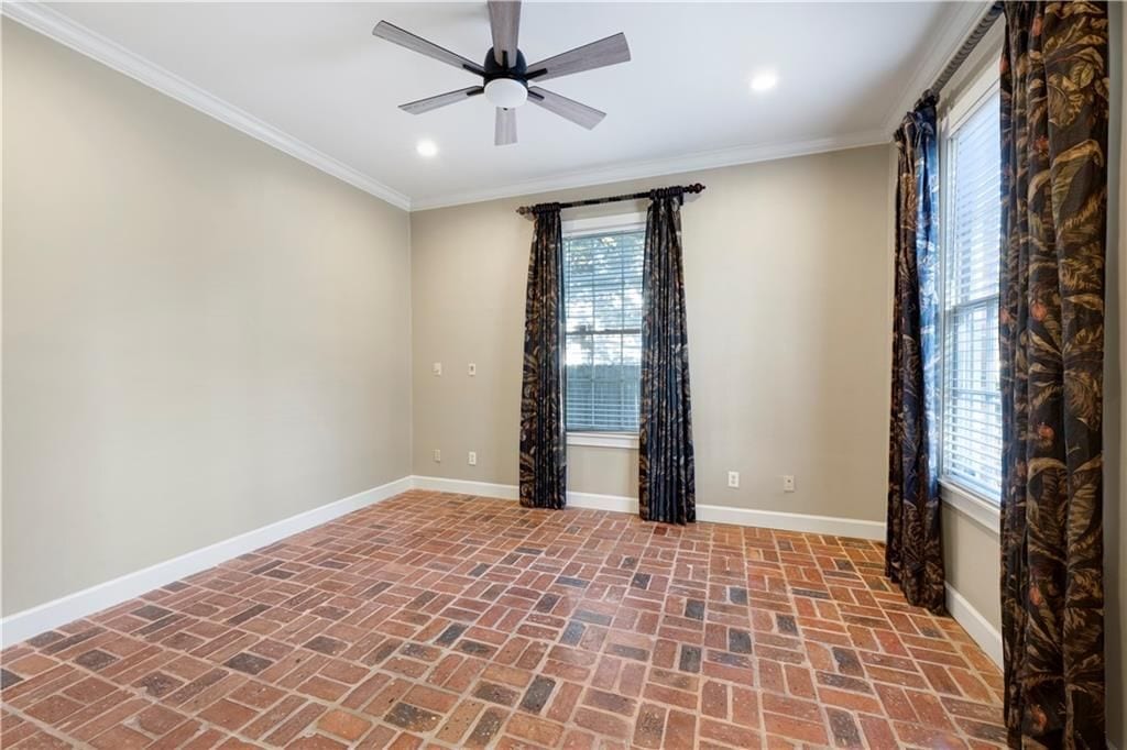 Building Photo - 305 N Jackson St