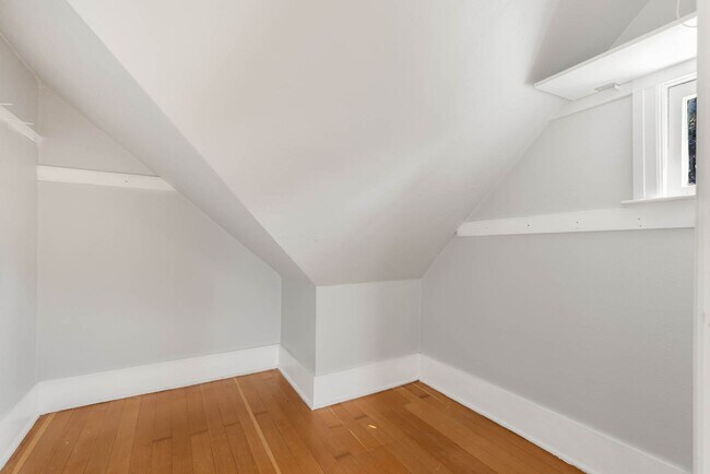 Building Photo - 1513 N Dorothy Pl