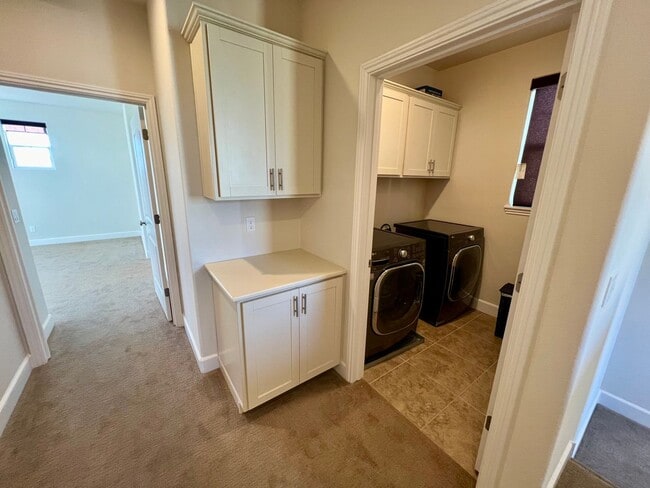 Building Photo - Lovely East Garrison 3 bedroom 2.5 bathroo...