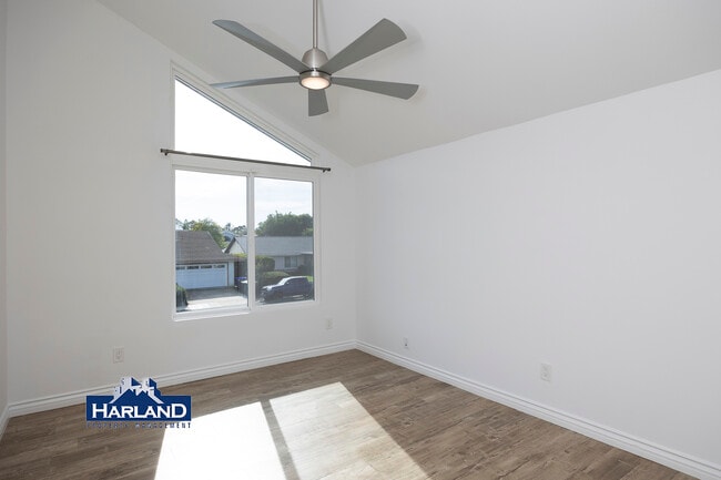 Building Photo - 4494 Benhurst Ave