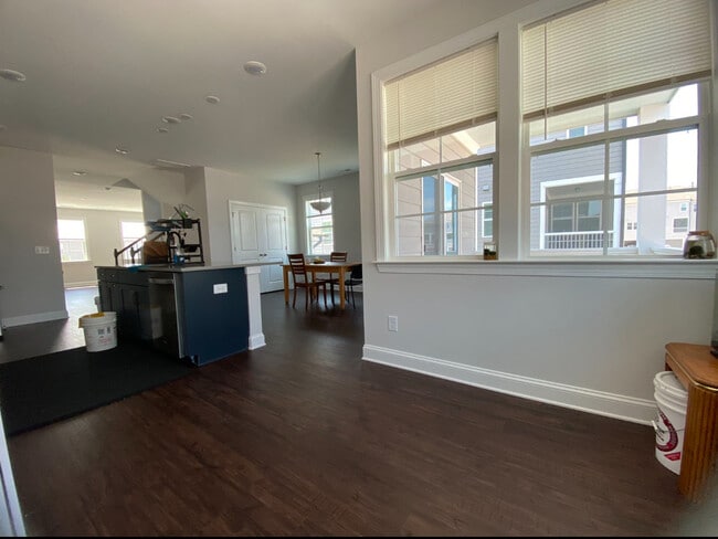 Building Photo - 718 Umber Dr