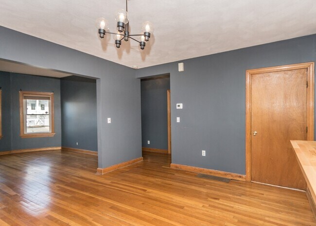 Building Photo - 17 Cleveland Ave