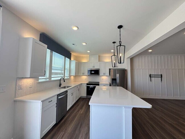 Building Photo - MODEL HOUSE-Experience refined living in the 3 bed, 2.5 bath, 2 car garage brand new, impeccably ...