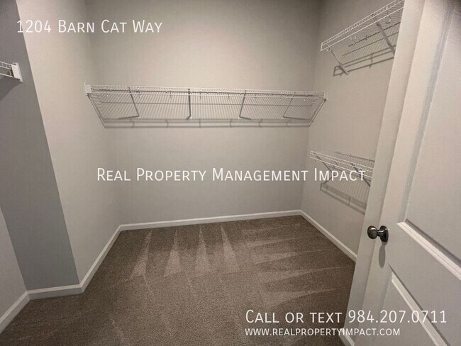 Building Photo - 1204 Barn Cat Way