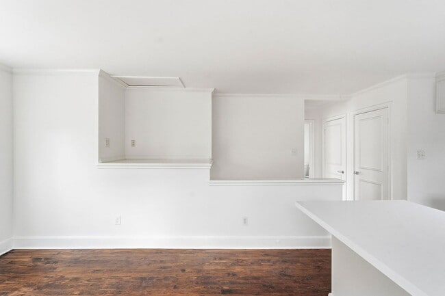 Building Photo - 612 W Alabama St