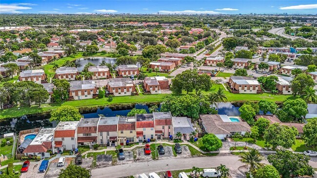 Building Photo - 1379 Seaview