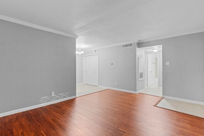 Building Photo - Don’t Miss Out | Inquire for Current Move-...