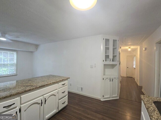 Building Photo - 2821 Meadowlark Trail NW