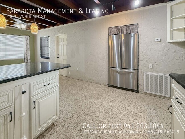 Building Photo - 2909 Lynnhurst St