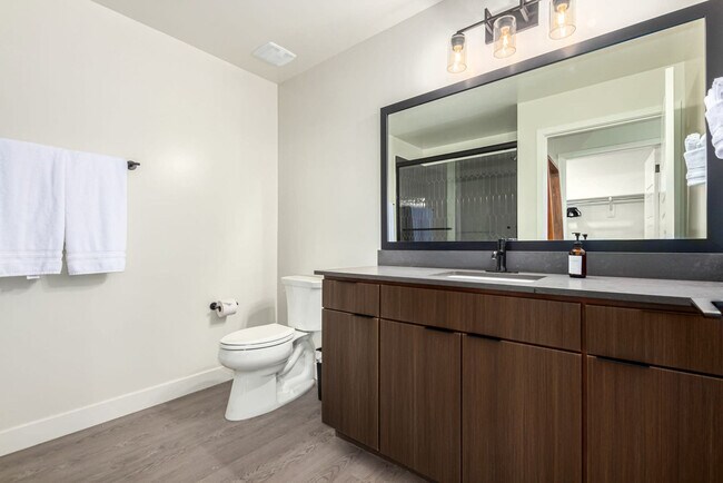 Building Photo - 6249 E Pinnacle Vista Dr