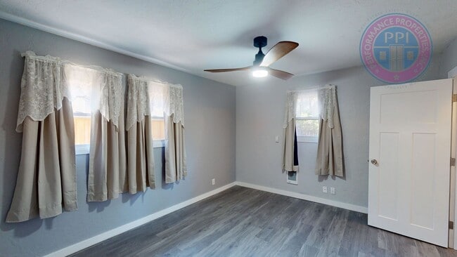Building Photo - Newly Remodeled Home With Large Yard In Ro...