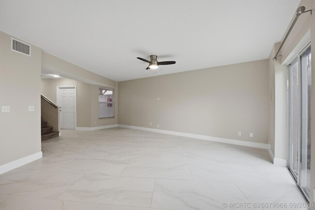 Building Photo - 1033 Goldenrod Rd