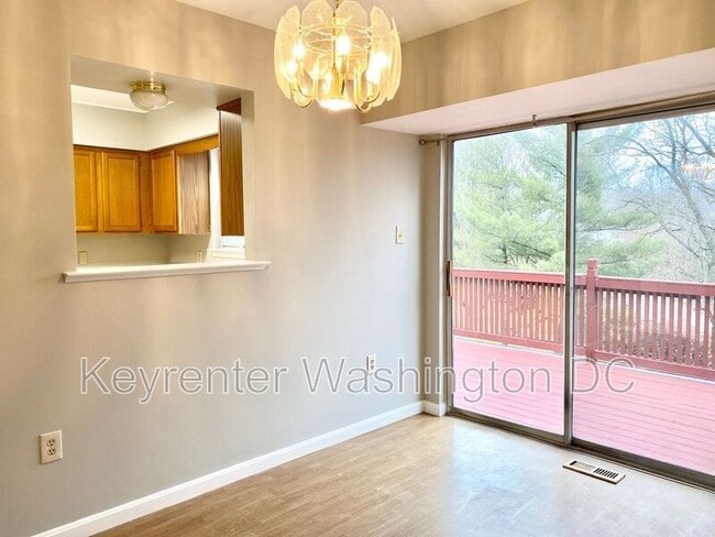 Building Photo - 18231 Fox Chase Cir