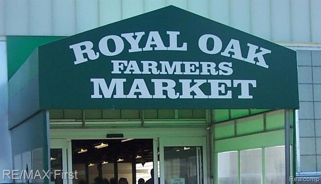 Building Photo - 4516 Robinwood Ave