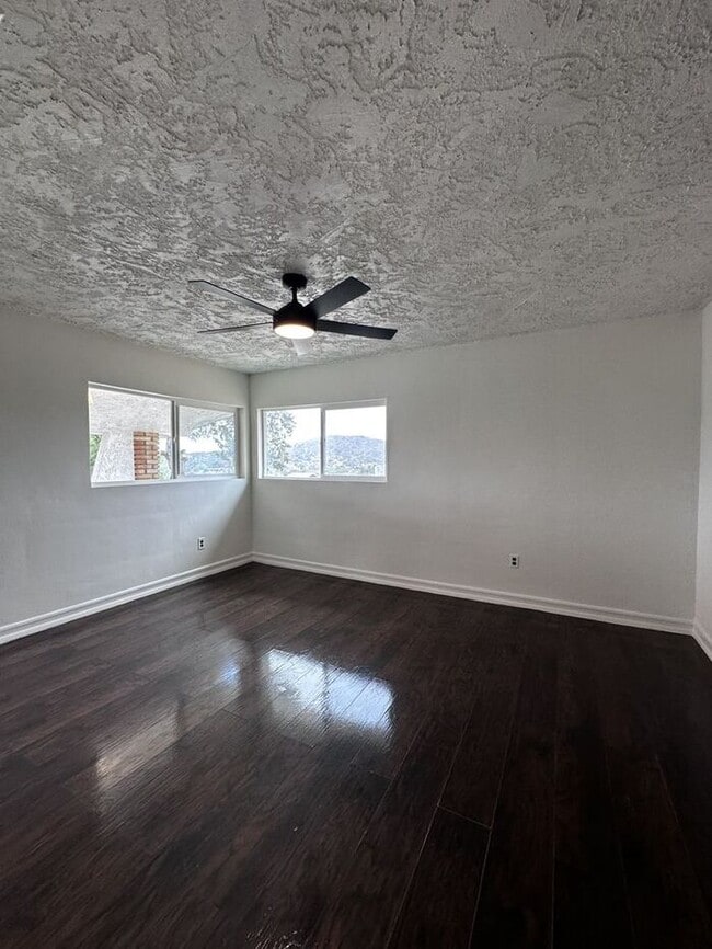 Building Photo - Situated in the Cozy Community of Acton